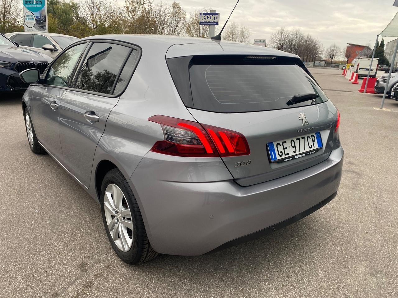 Peugeot 308 My21 Berlina 1.5 130 CV EAT8 Active Business