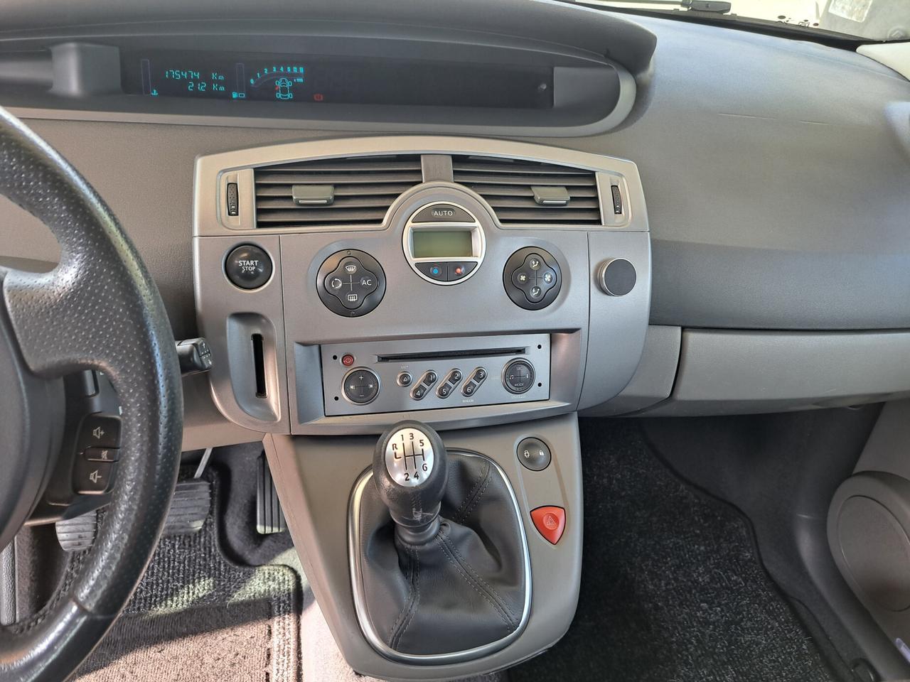 Renault Scenic Scénic 1.6 16V 110Cv Dynamique