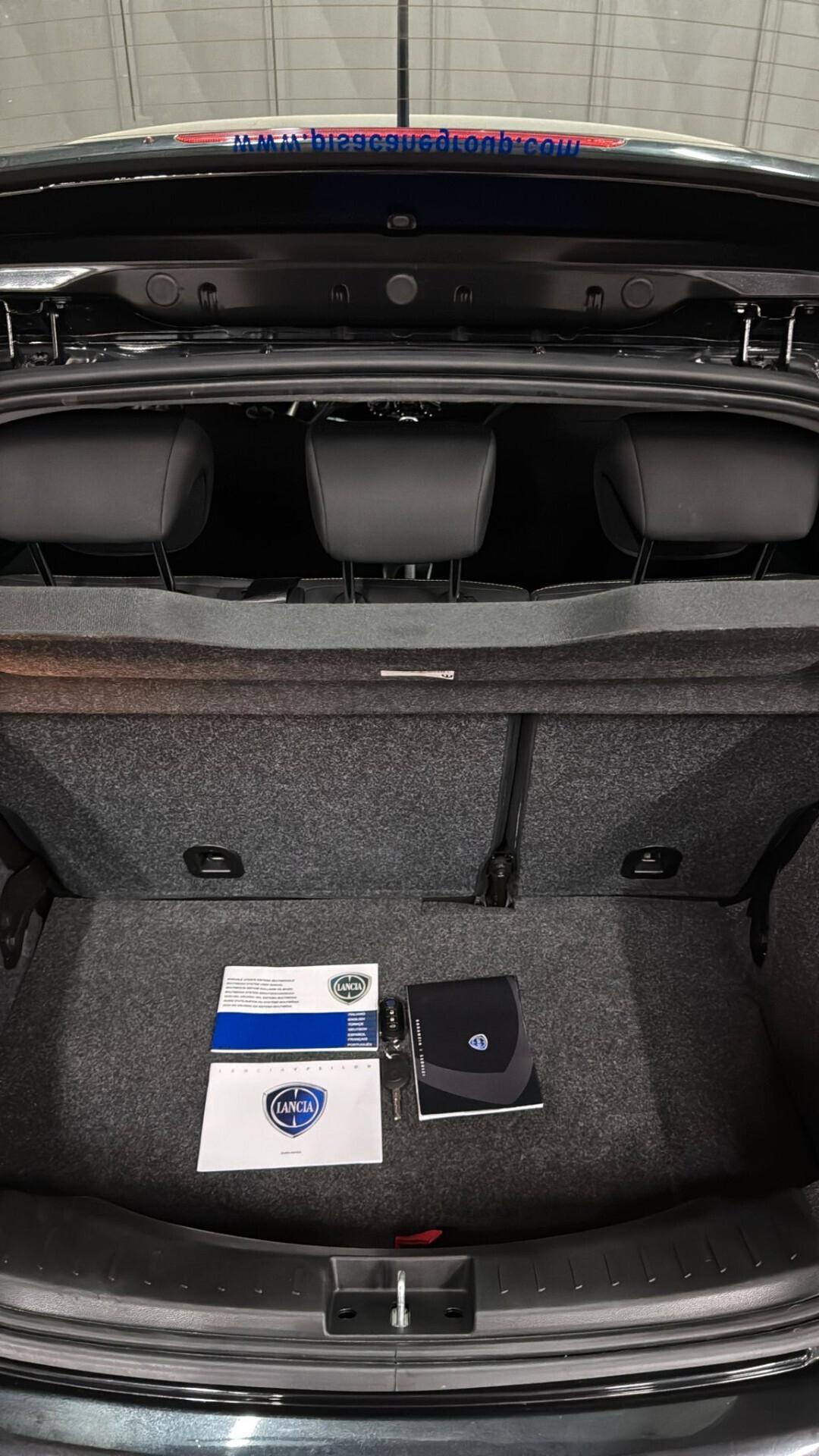 Lancia Ypsilon 1.0 FireFly 5 porte S&S Hybrid Alberta Ferretti
