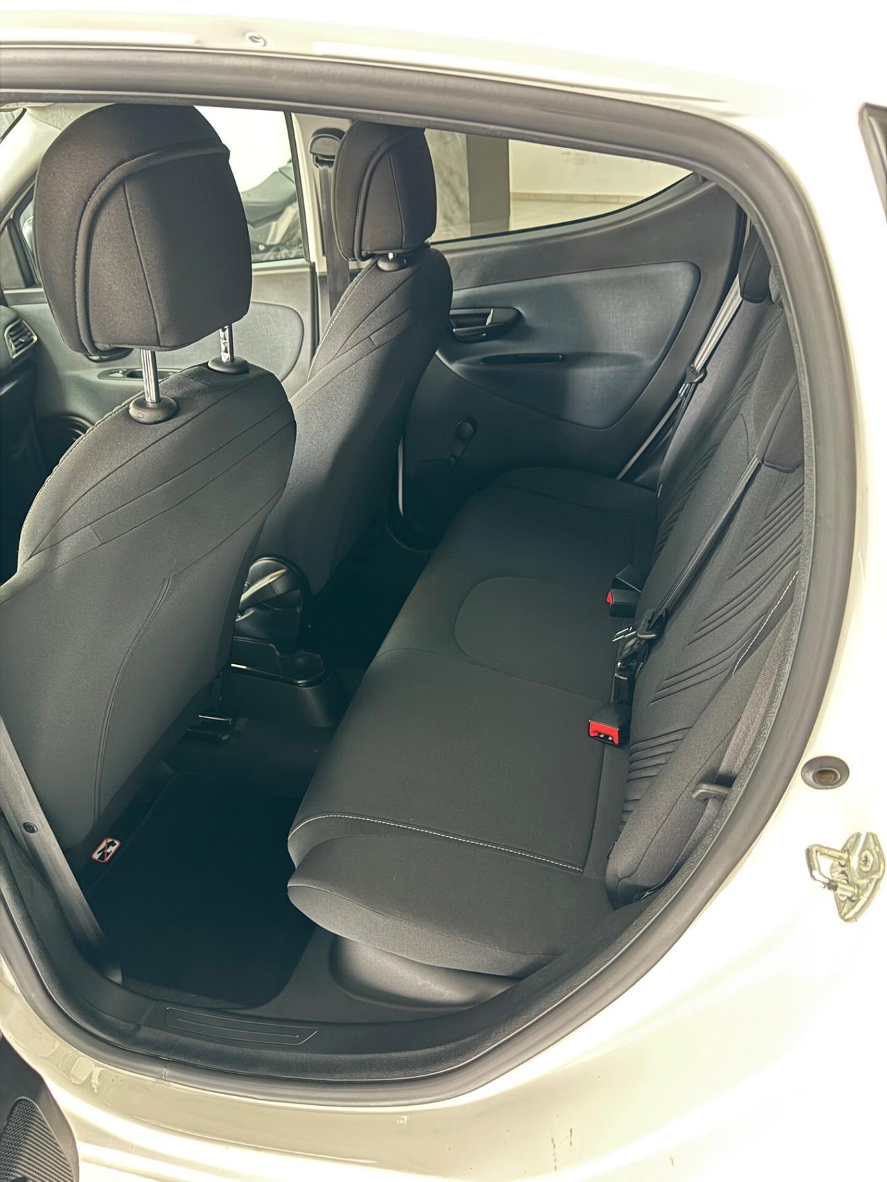 Lancia Ypsilon 1.0 FireFly 5 porte S&S Hybrid Alberta Ferretti