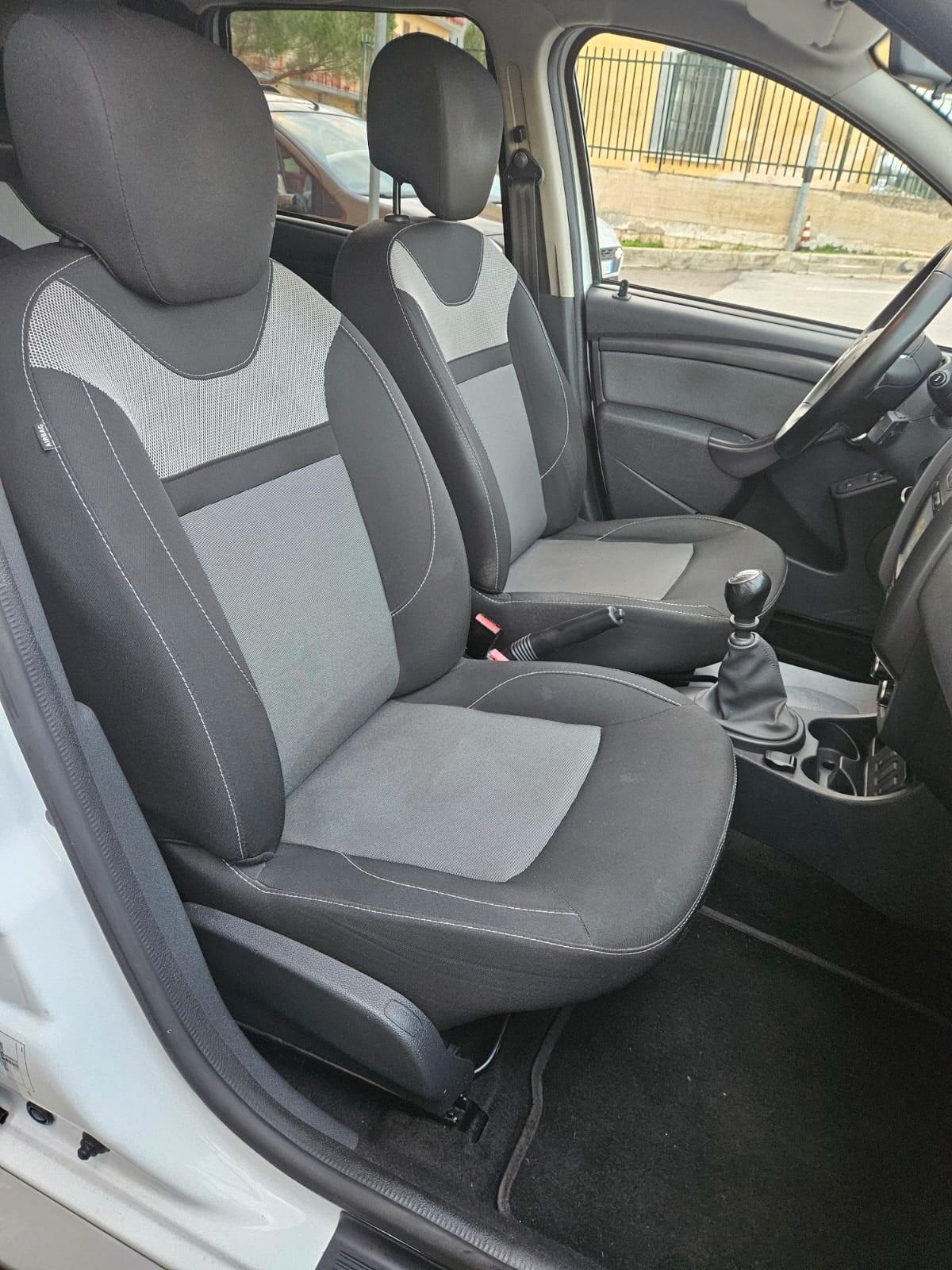 Dacia Duster 1.5 dCi 80kw 110cv FULL NAVI Retrocamera