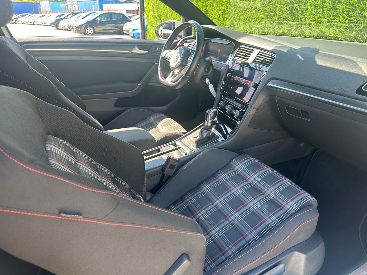 Volkswagen Golf GTI Performance 2.0 245 CV TSI DSG 3p. BMT
