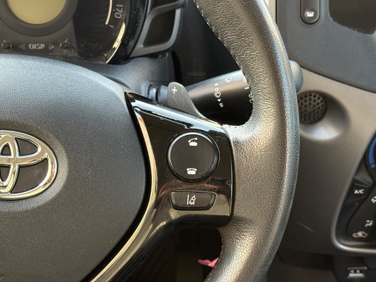 Toyota Aygo AUTOMATICA|1.0 VVT-i 72 CV 5 porte x-cool MMT