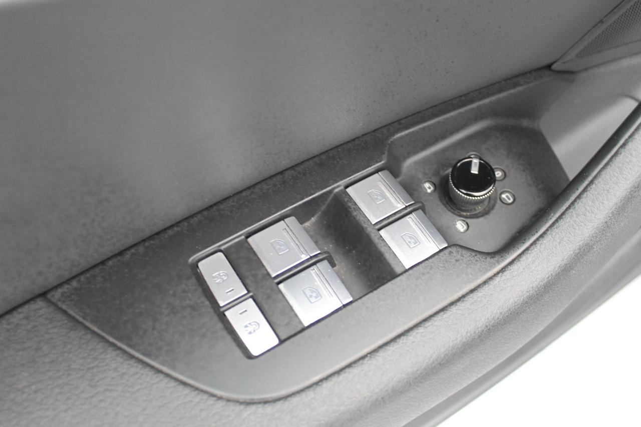 Audi A6 Avant 2.0 TDi Mhev Sport S-Tronic S-LINE