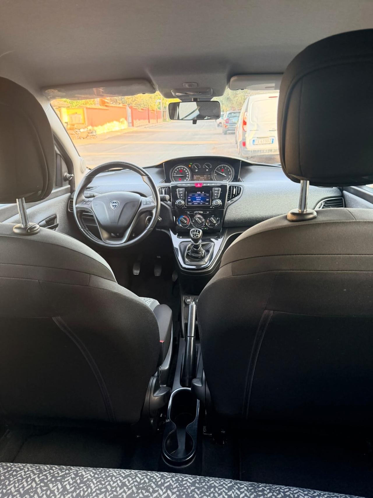 Lancia Ypsilon 1.0 Hybrid EcoChic Silver – 2021