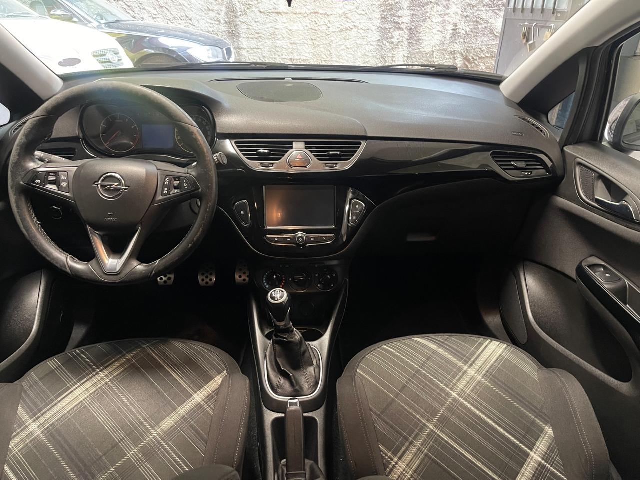 Opel Corsa 1.2 5 porte b-Color