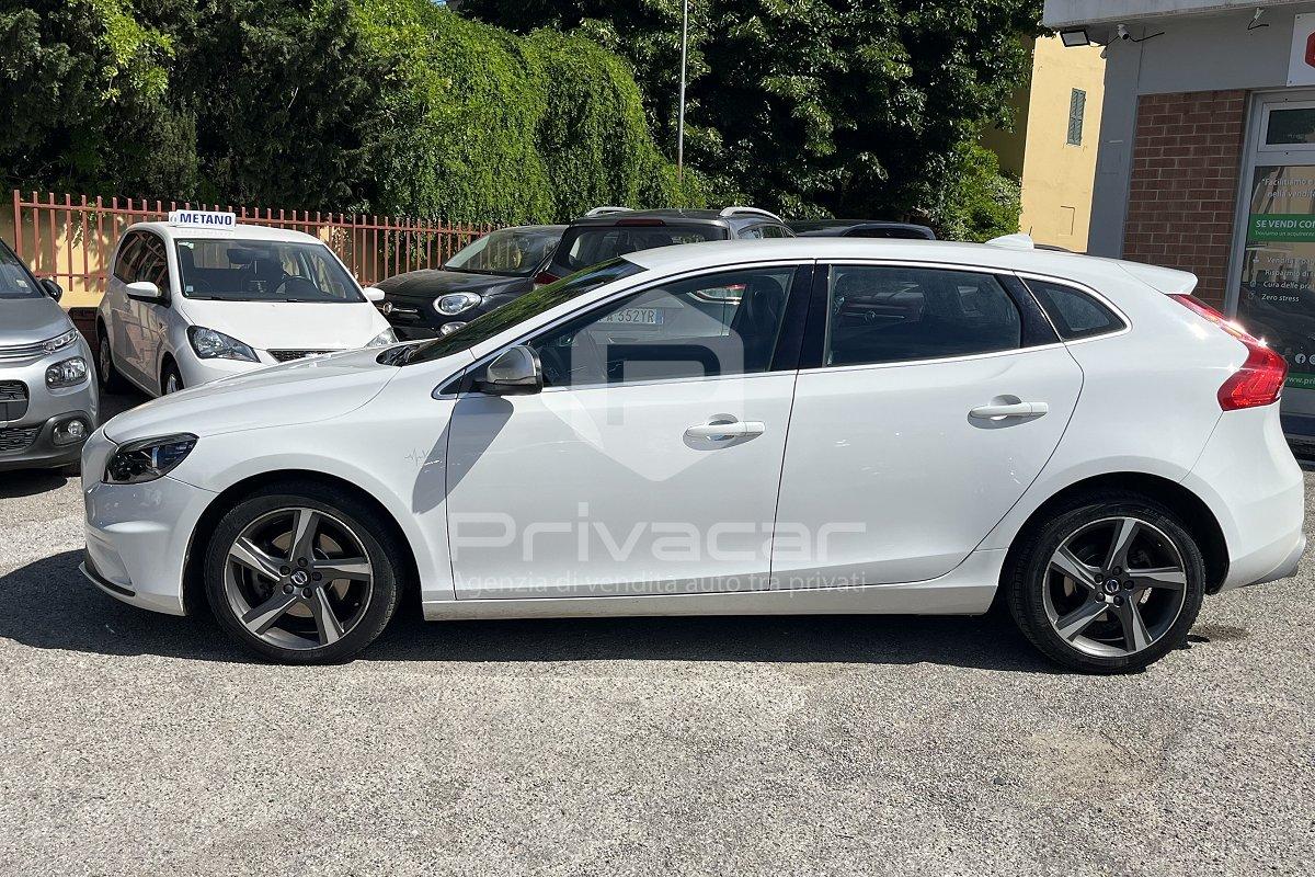 VOLVO V40 D2 R-design Kinetic