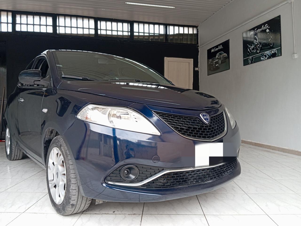 Lancia Ypsilon 1.2 benzina 2016 CON GARANZIA