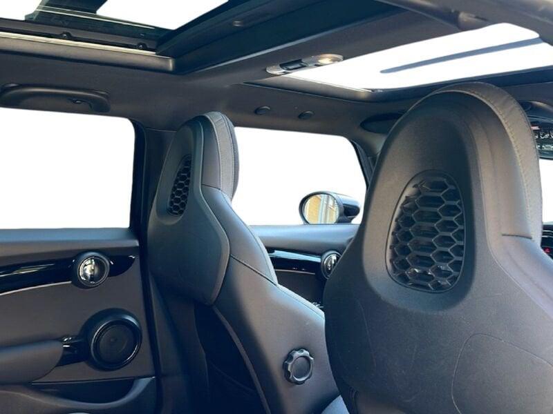 MINI Mini 5 porte Mini 5p 1.5 ONE allestimento JCW