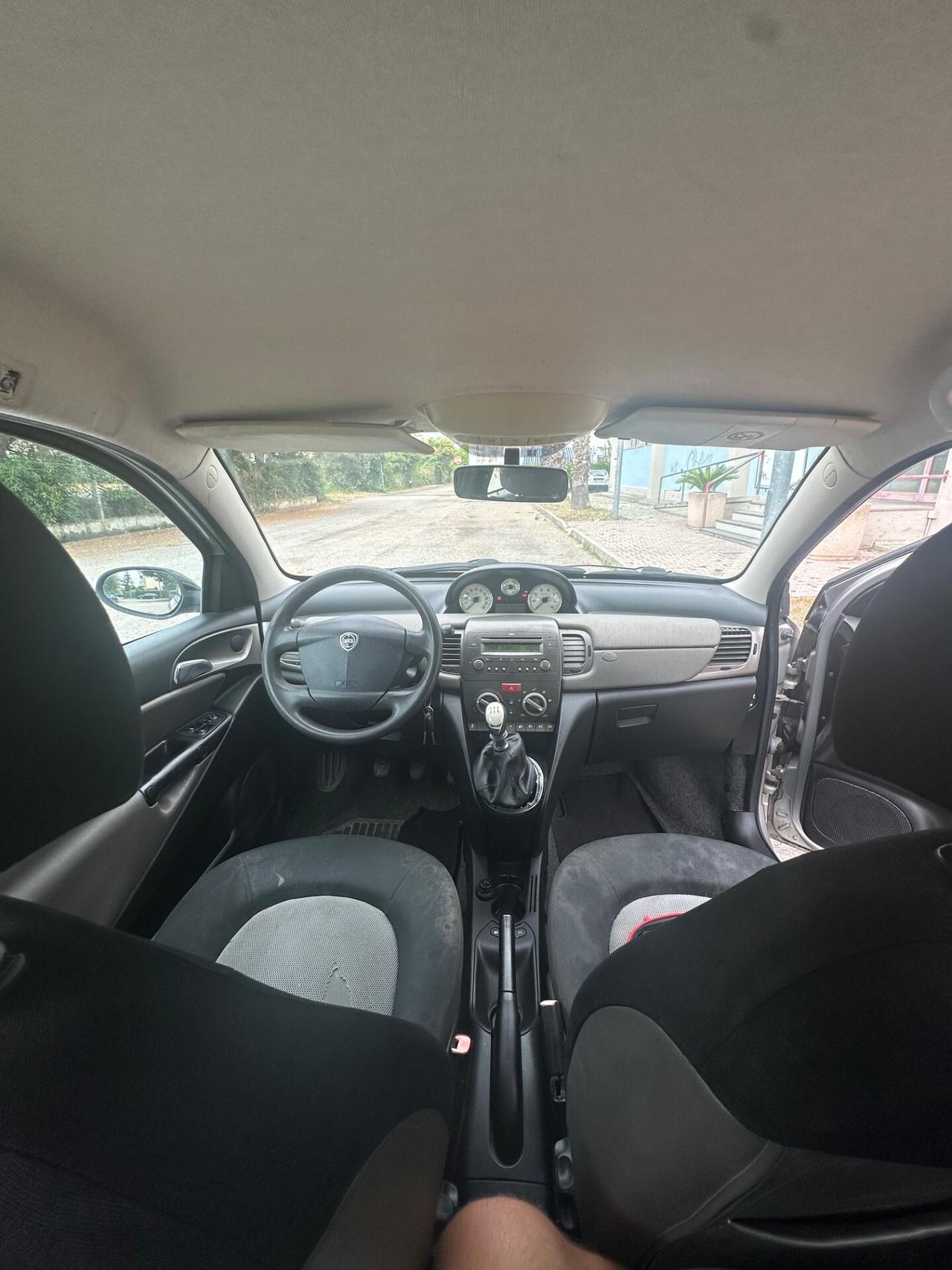 Lancia Ypsilon 1200 benz 2006 neopatentati