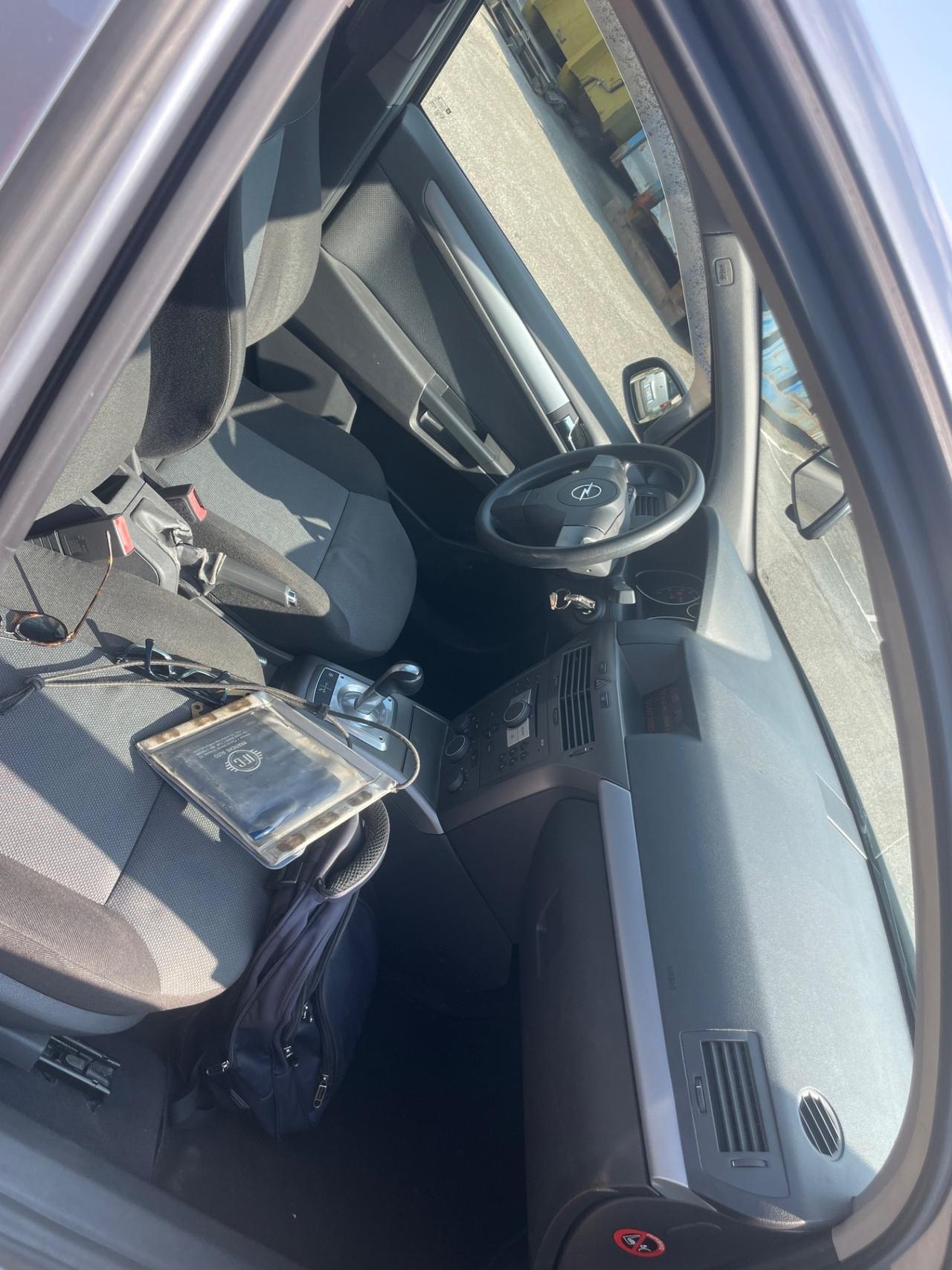 Opel Astra 1.6 16V Twinport 5 porte Cosmo