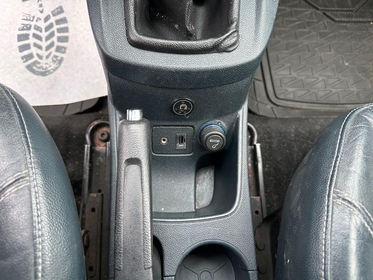 Ford Fiesta 1.4 3 porte Bz.- GPL Titanium
