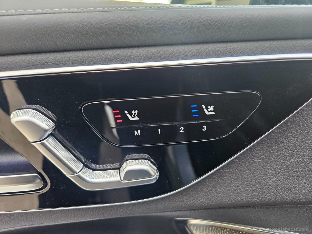 MERCEDES-BENZ GLC 220 d 4Matic Coupé AMG Line PREMIUM Plus