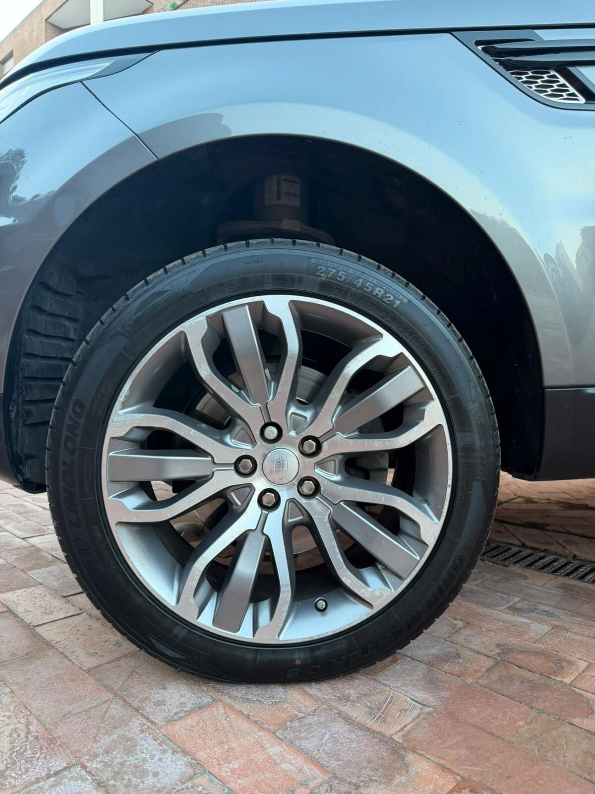 Land Rover Range Sport 3000 TDV6 HSE R DYNAMIC