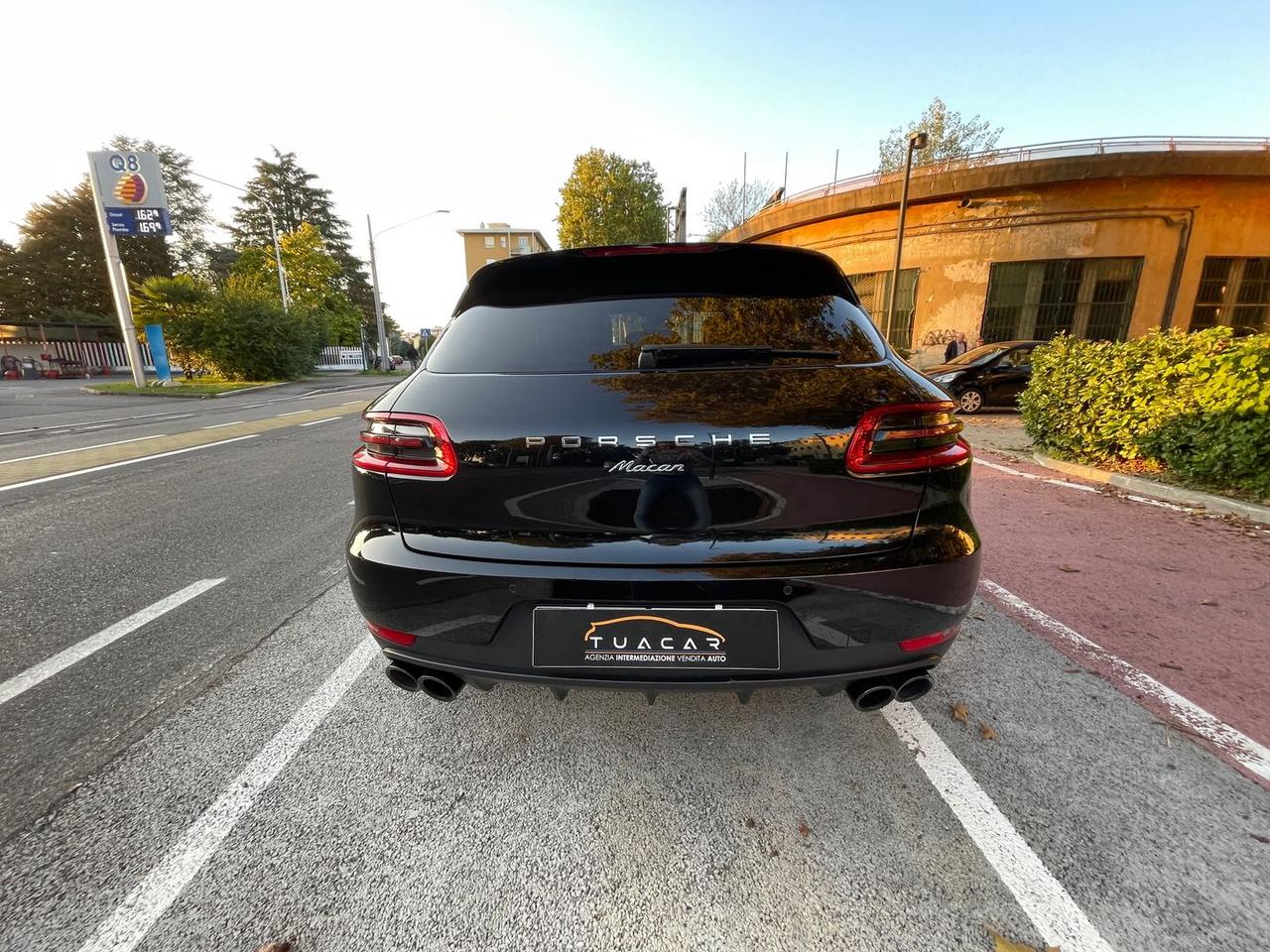 Porsche Macan -- 2.0 #7143