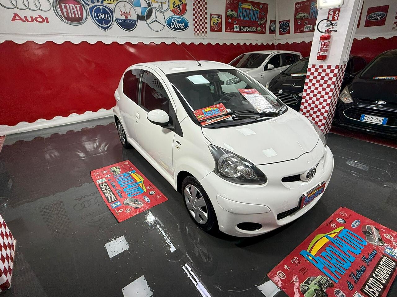 Toyota Aygo 1.0 68cv 5 porte Sol - 2011