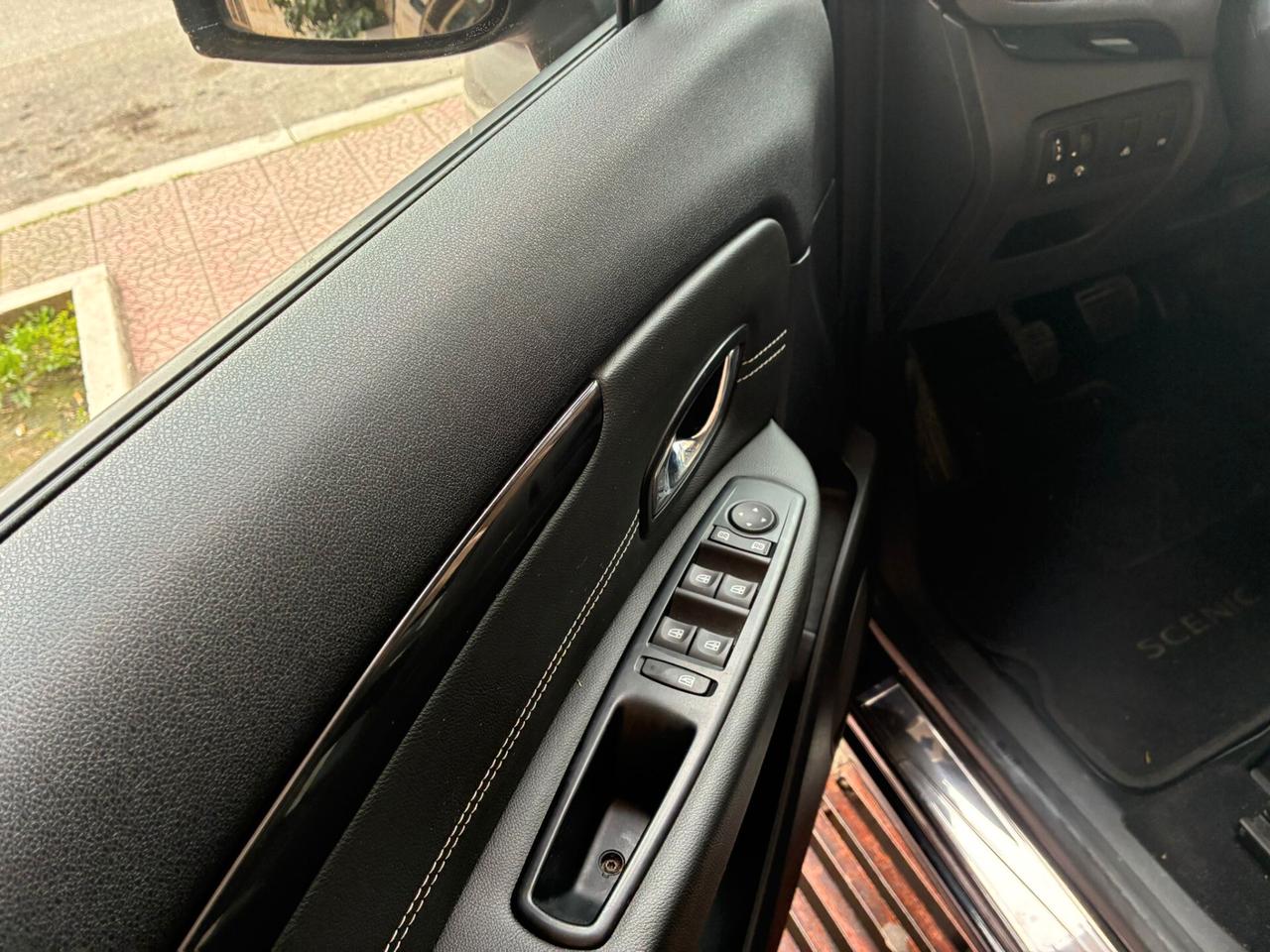 Renault Scenic XMod 1.5dCi110CV perfetta-14