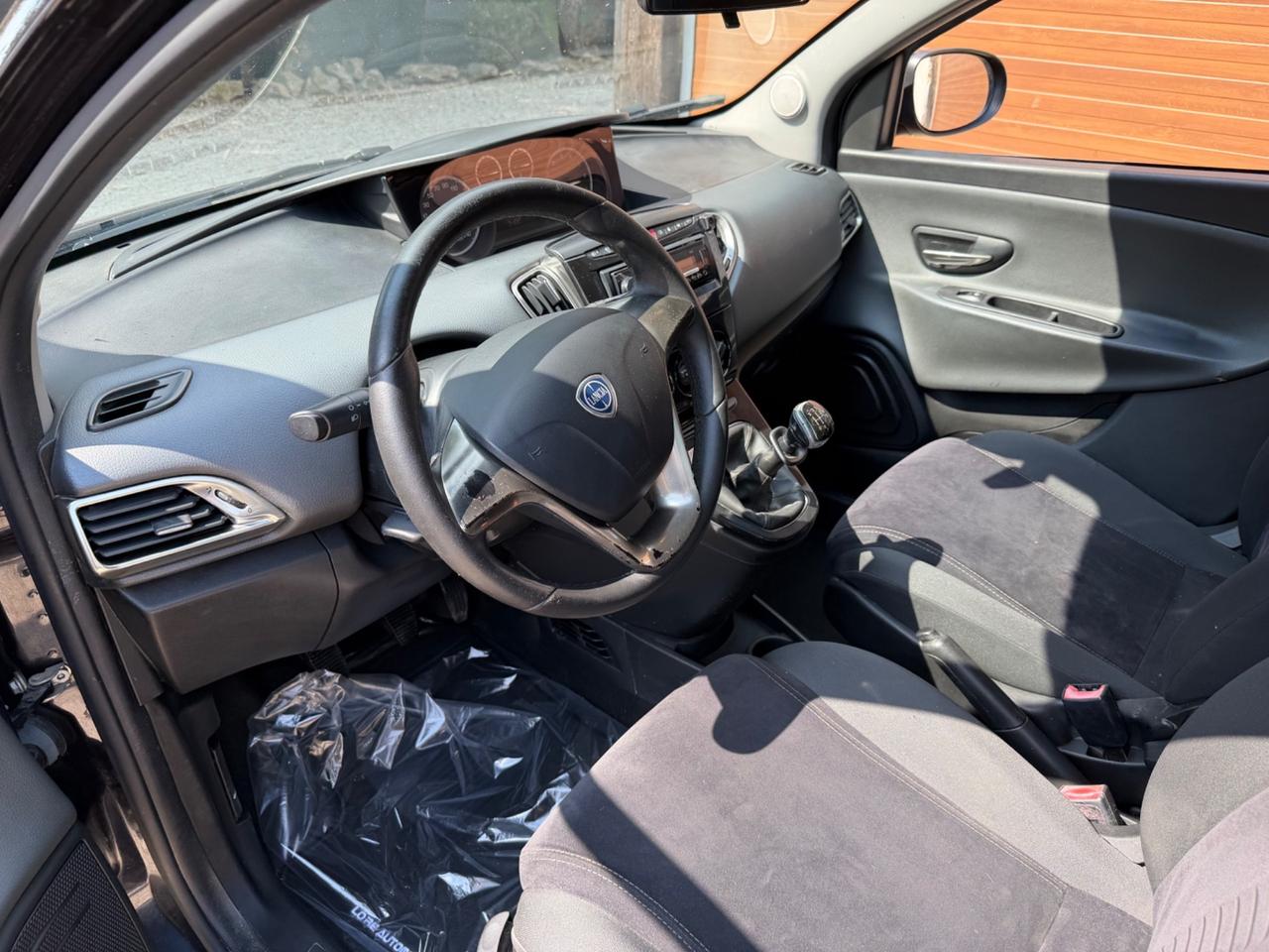 Lancia Ypsilon 1.2 69 CV 5 porte GPL Ecochic Gold