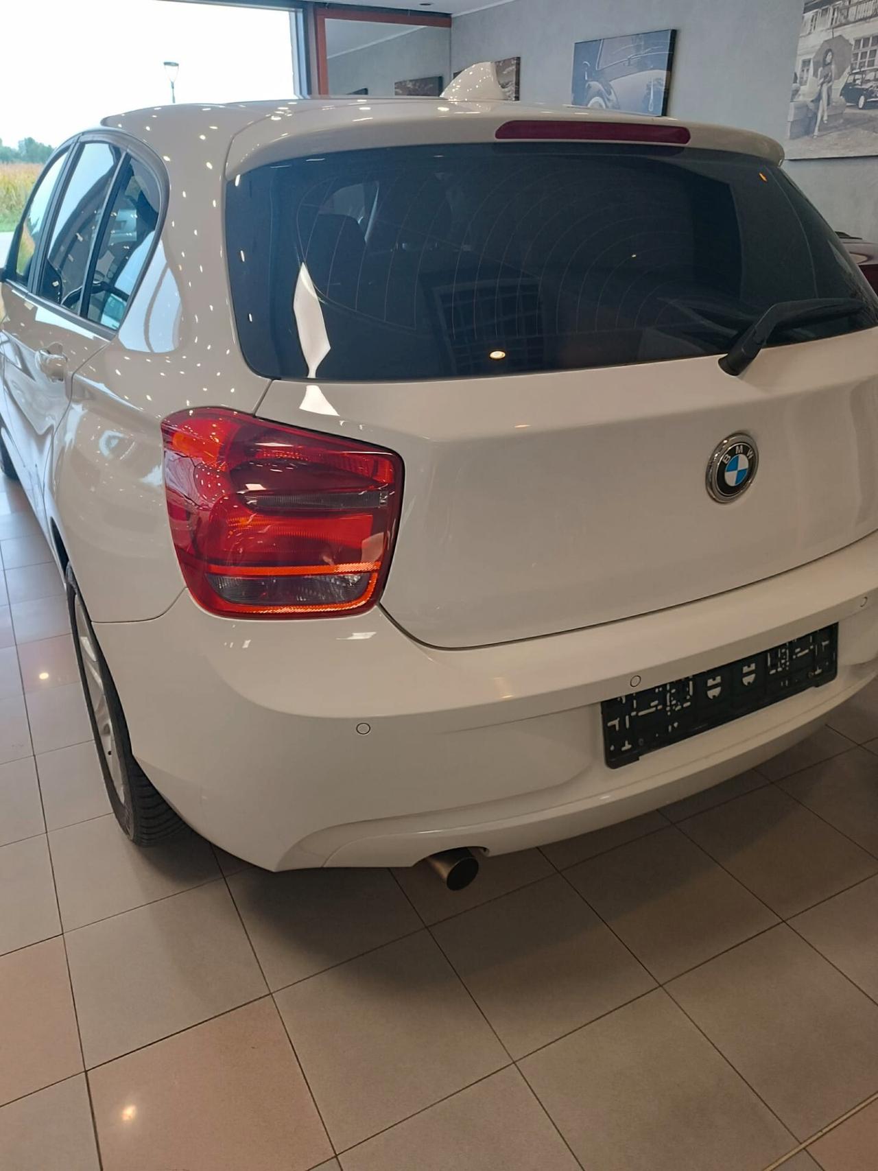 Bmw 114 114i 5p. Urban