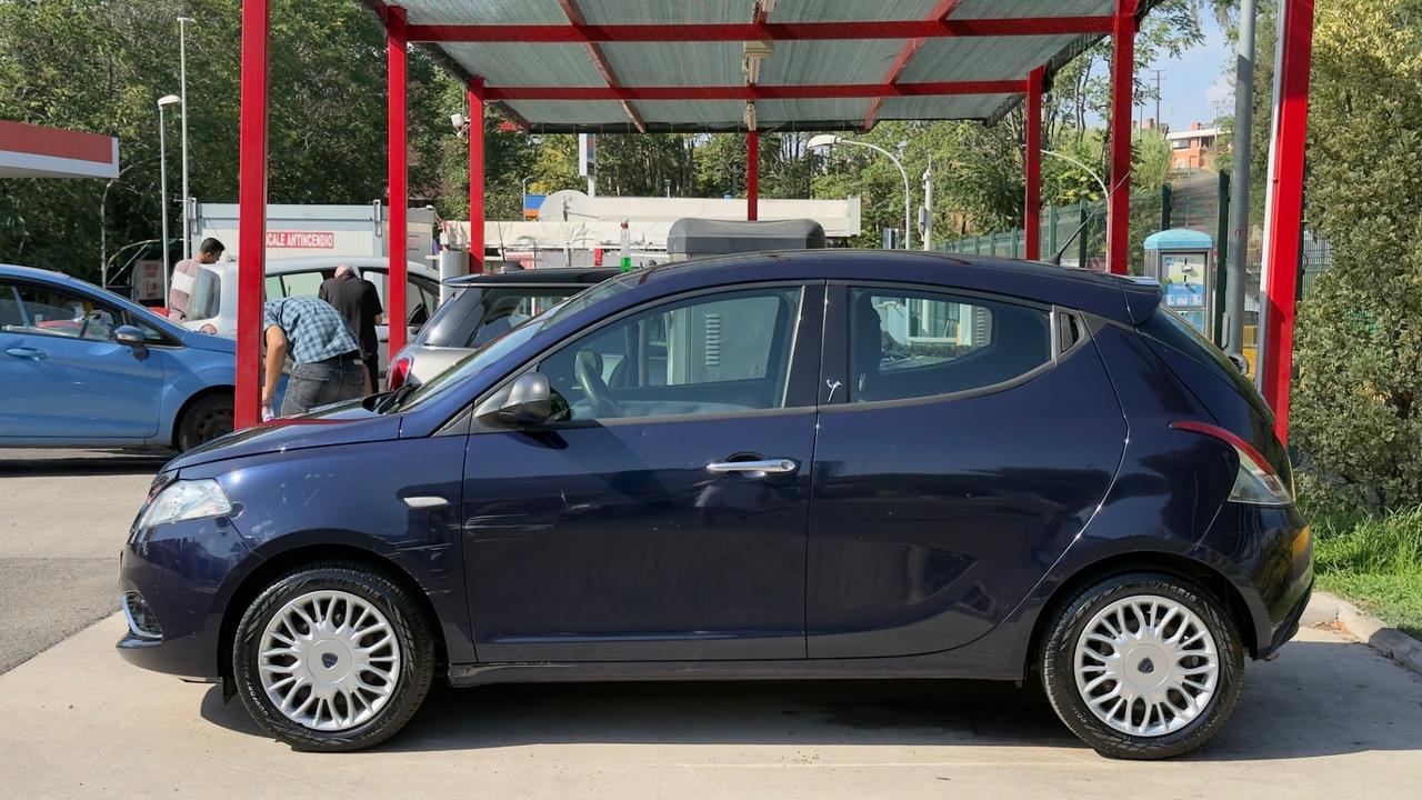 Lancia Ypsilon 1.2 69 CV 5 porte Platinum