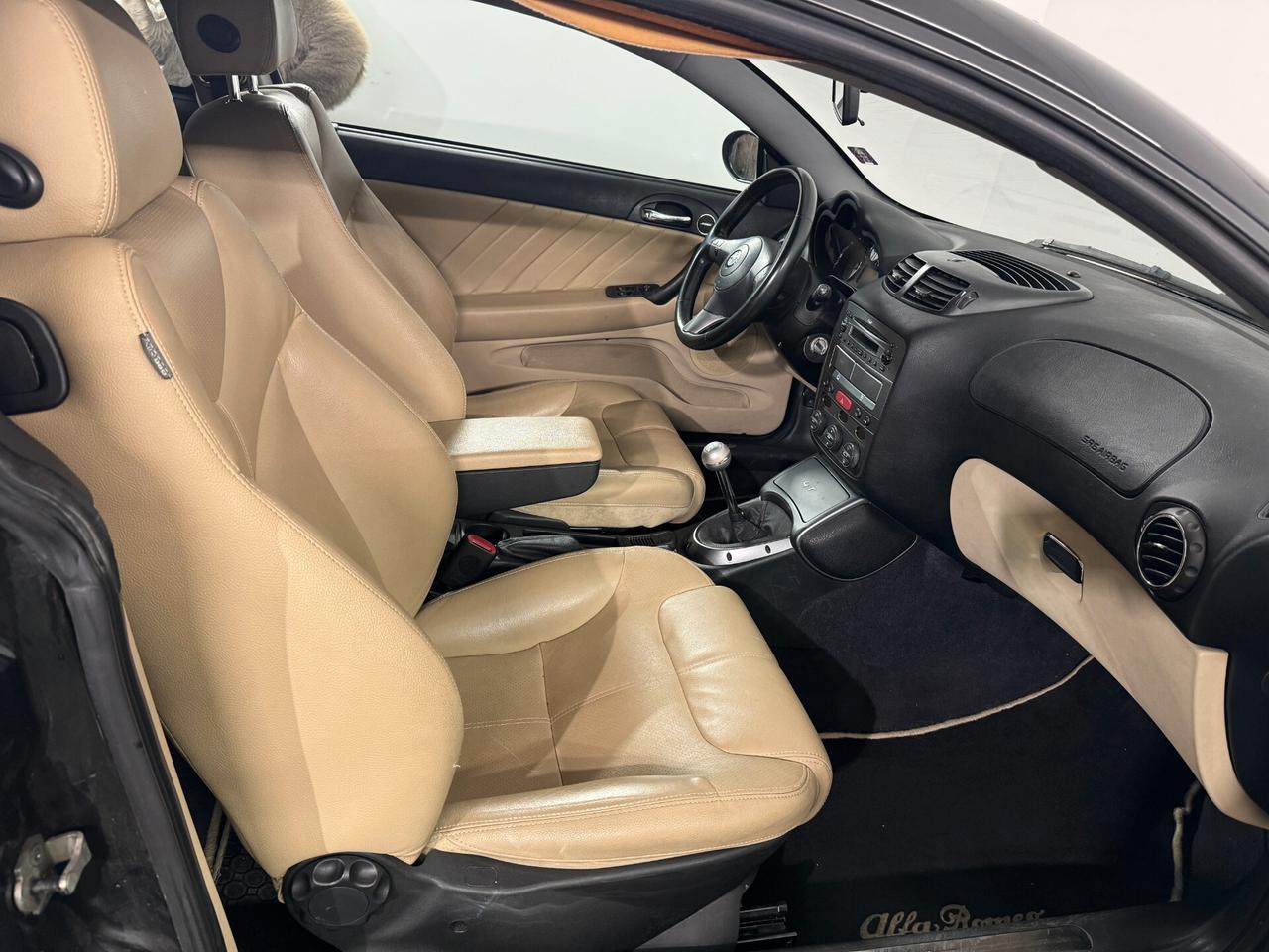 Alfa Romeo GT 1.8 16V TS DISTINCTIVE BERTONE