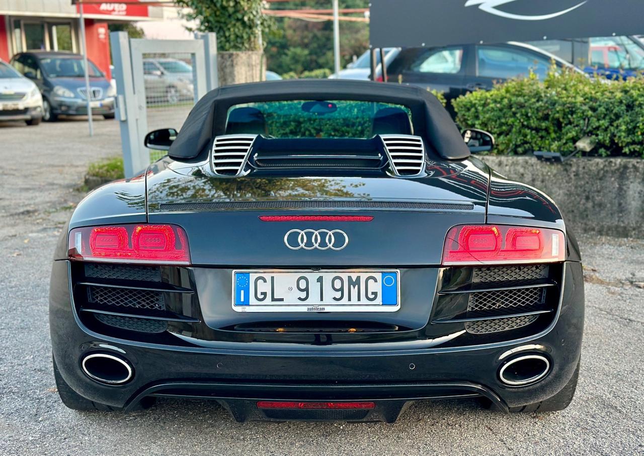 AUDI R8 Spyder 5.2 V10 FSI quattro R tronic 2011