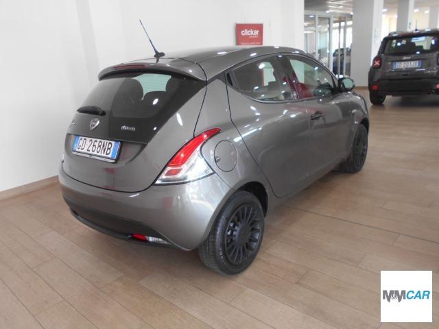 LANCIA - Ypsilon - 1.0 FireFly 5p S&S Hybrid Silver