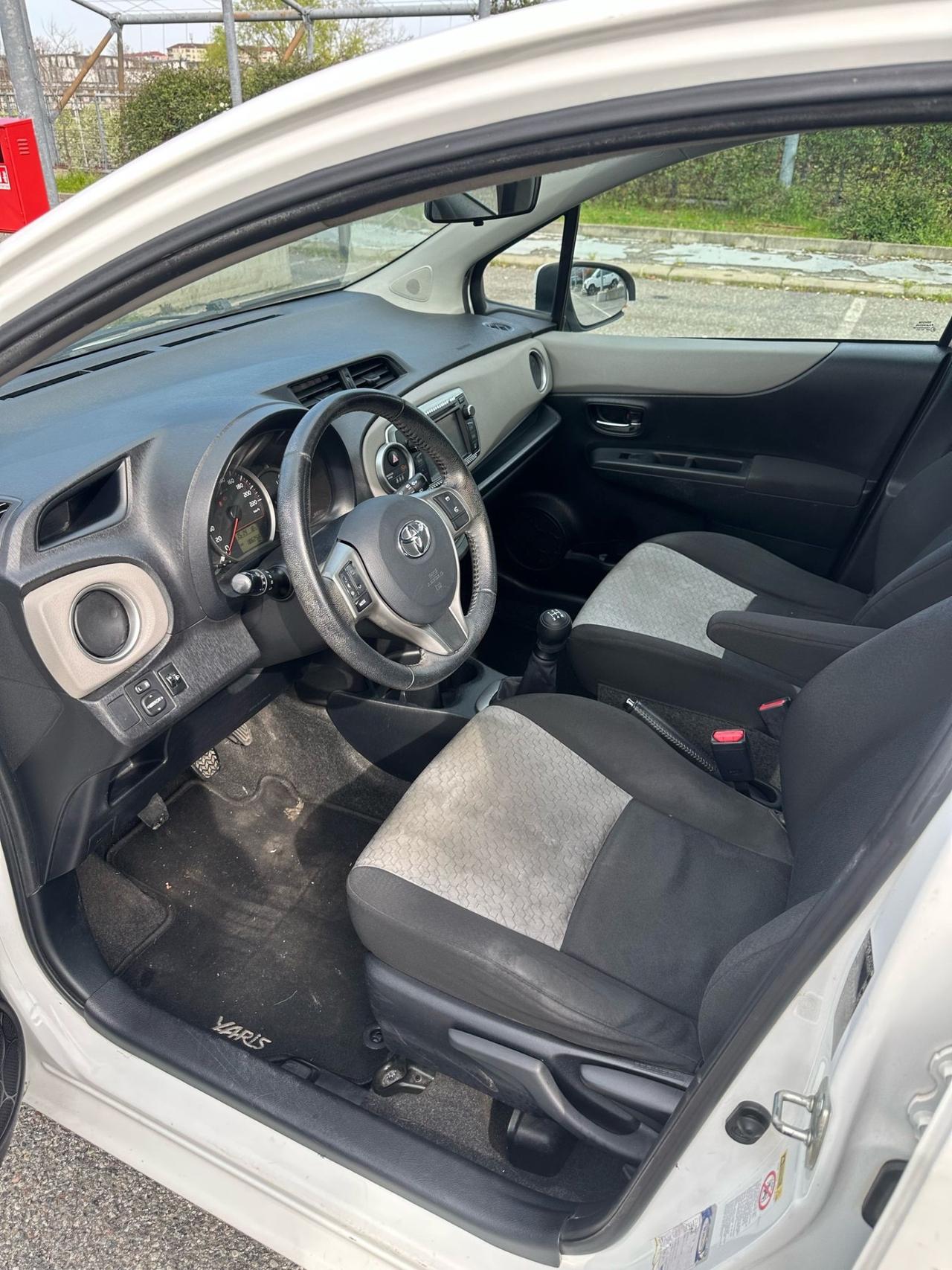 Toyota Yaris 1.0 5 porte Lounge
