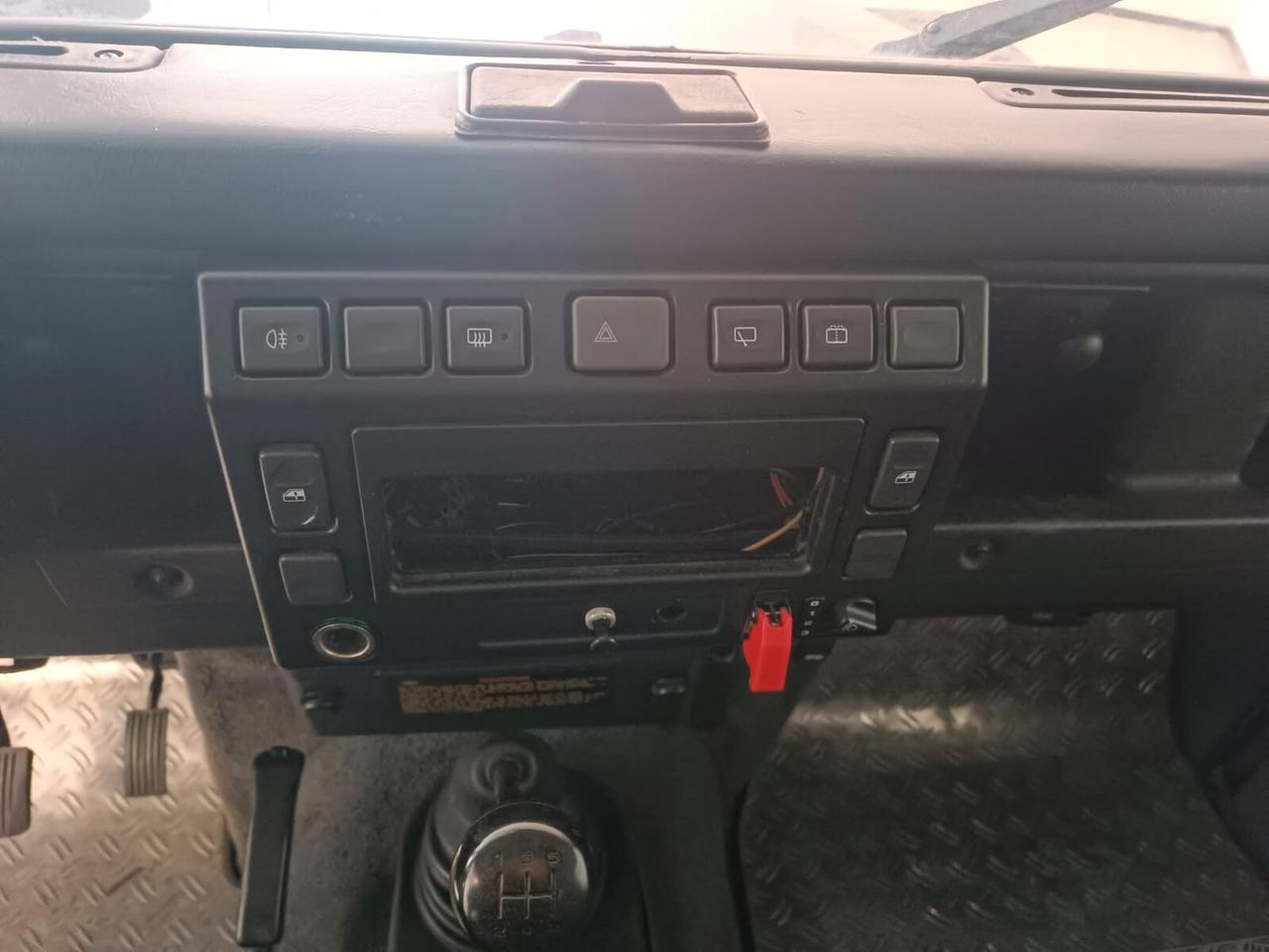 Land Rover Defender 110 2.5 Td5 9 POSTI
