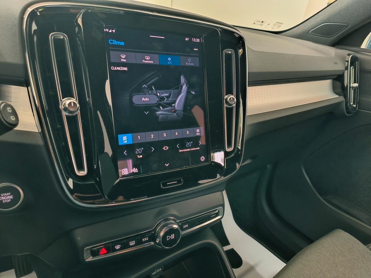 Volvo XC40 B3 automatico Core