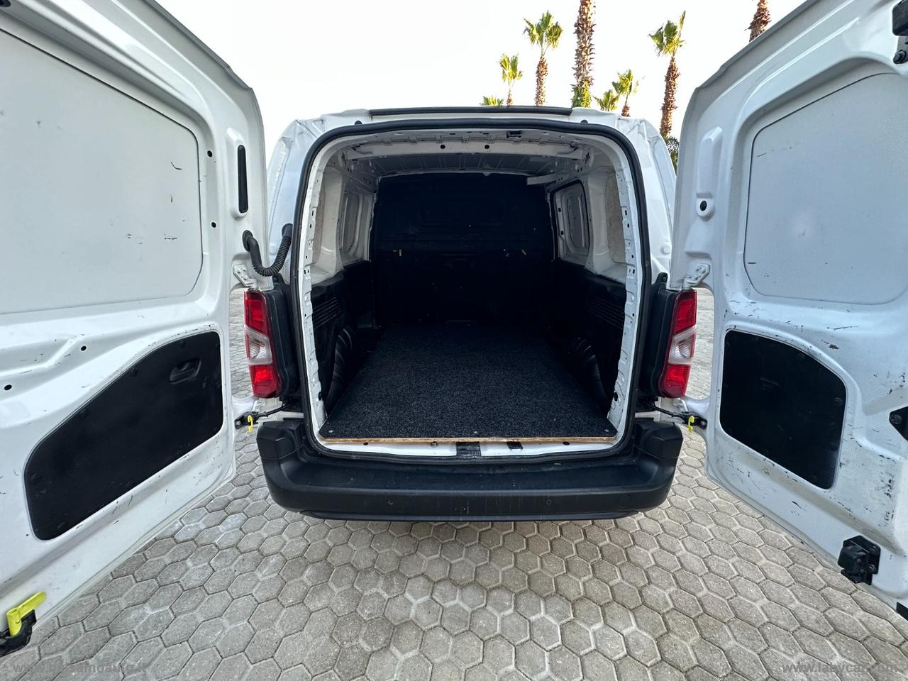 Combo Cargo 1.6 D 100 S&S PC 650kg Ed.