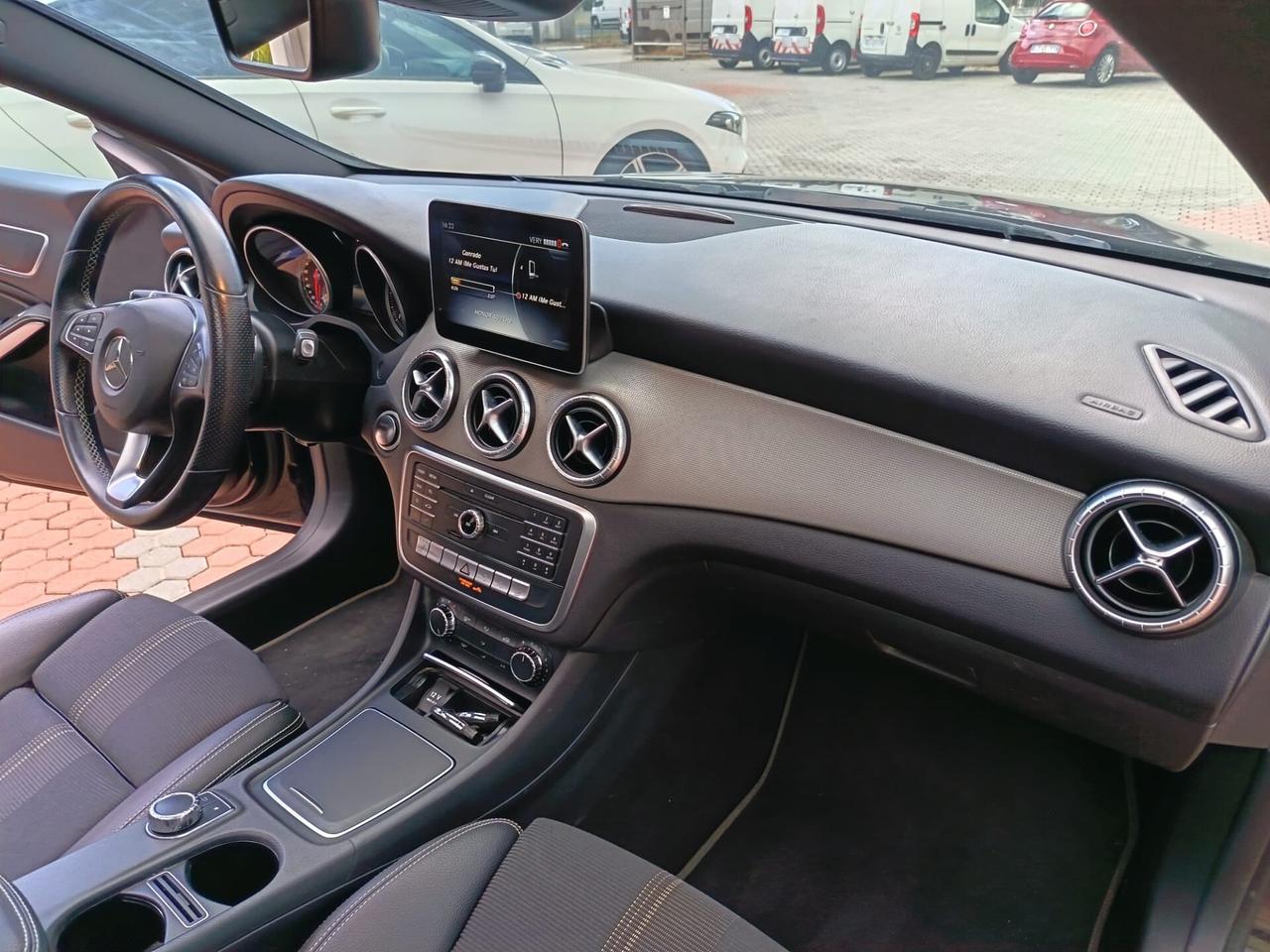 Mercedes-benz CLA 200 d Automatic TETTO PANORAMICO