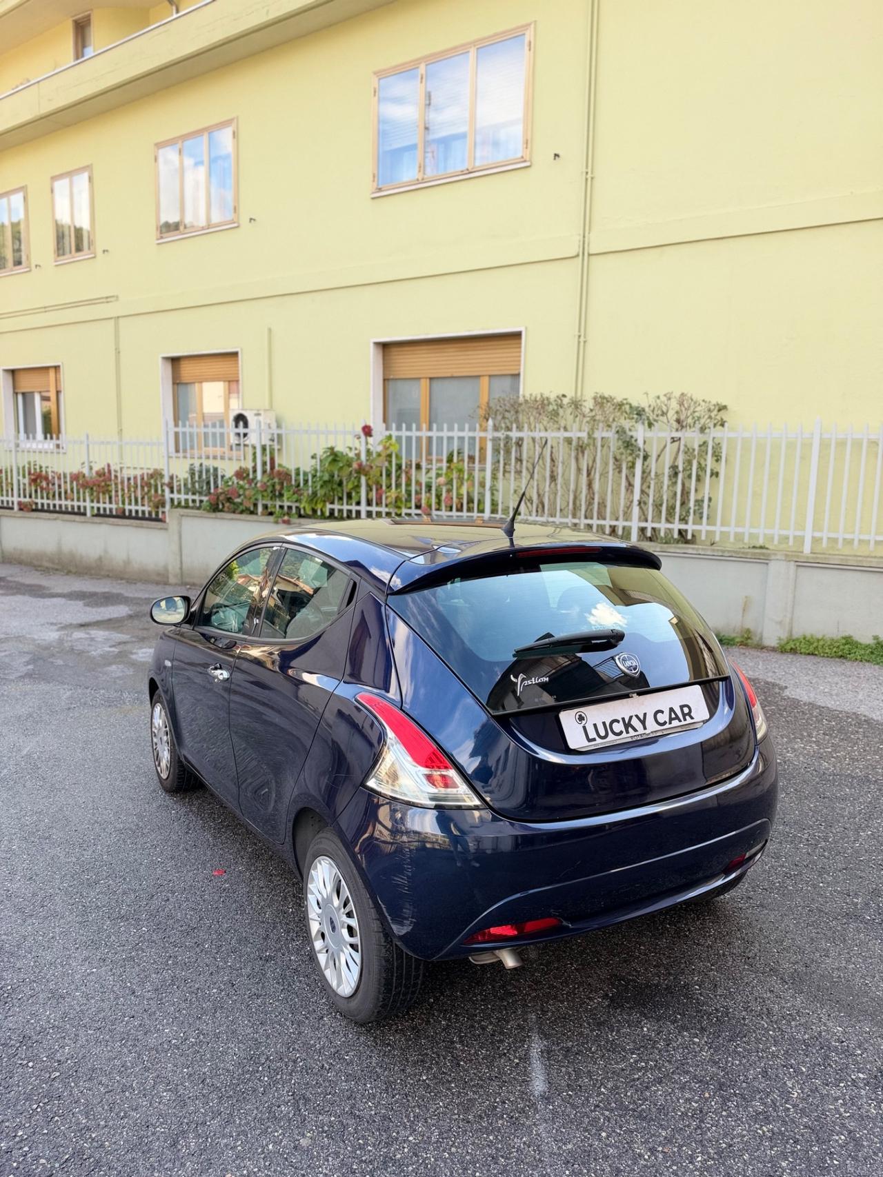 Lancia Ypsilon 1.3 MJT 16V 80 CV 5 porte S&S Silver