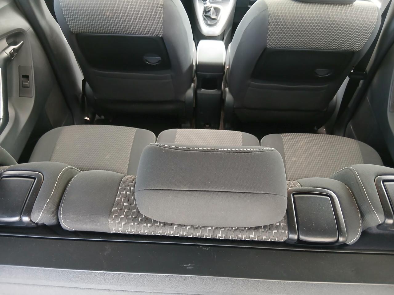 Toyota Verso 1.6 D-4D Business tua a € 185 mese