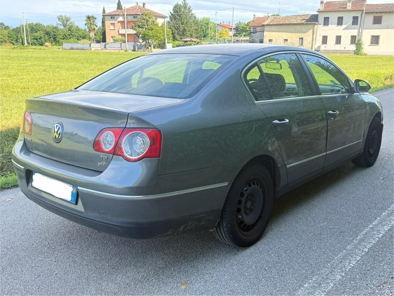 Volkswagen Passat 1.9 TDI/105CV Trendline BERLINA