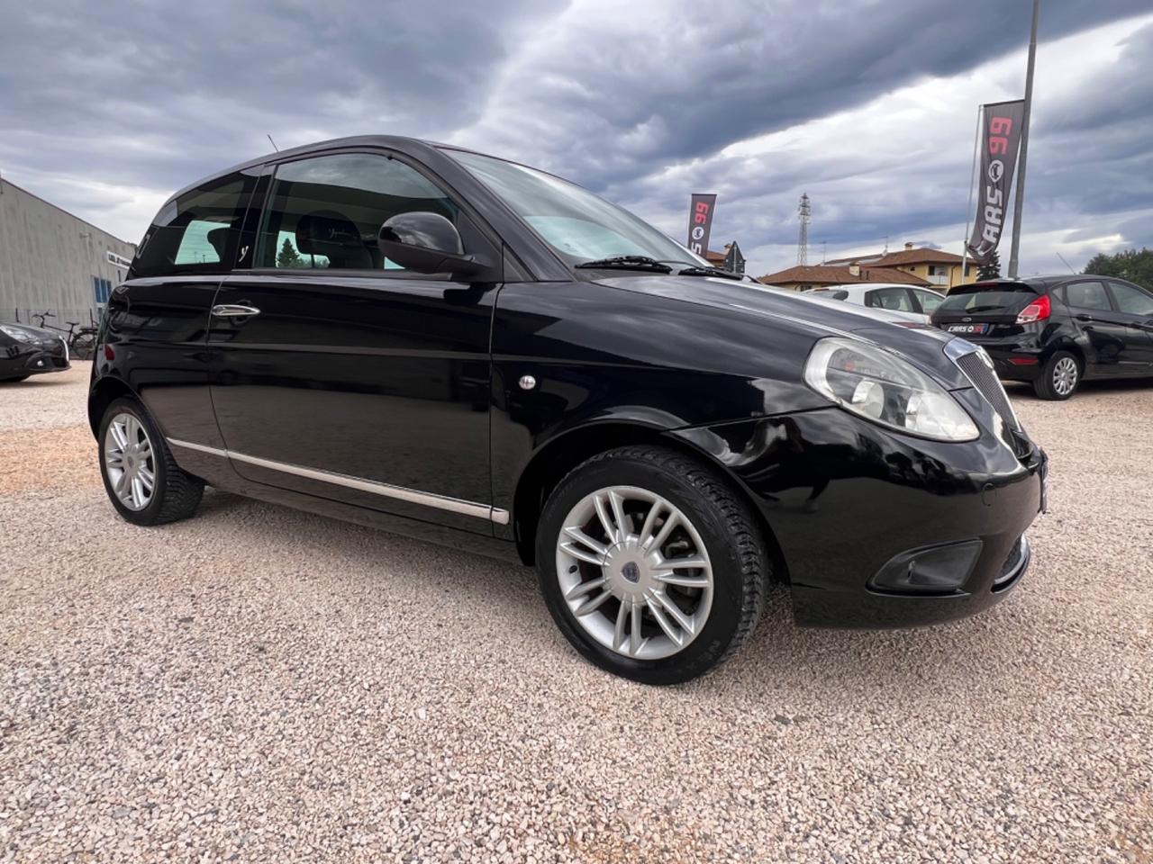 Lancia Ypsilon 1.2 69 CV Platinum