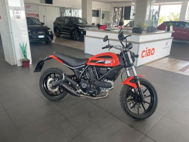 DUCATI SCRAMBLER SIXTY 2