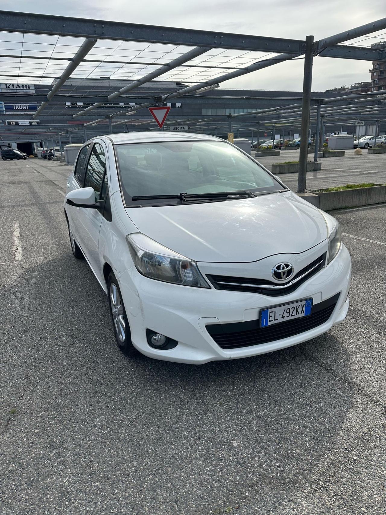 Toyota Yaris 1.0 5 porte Lounge