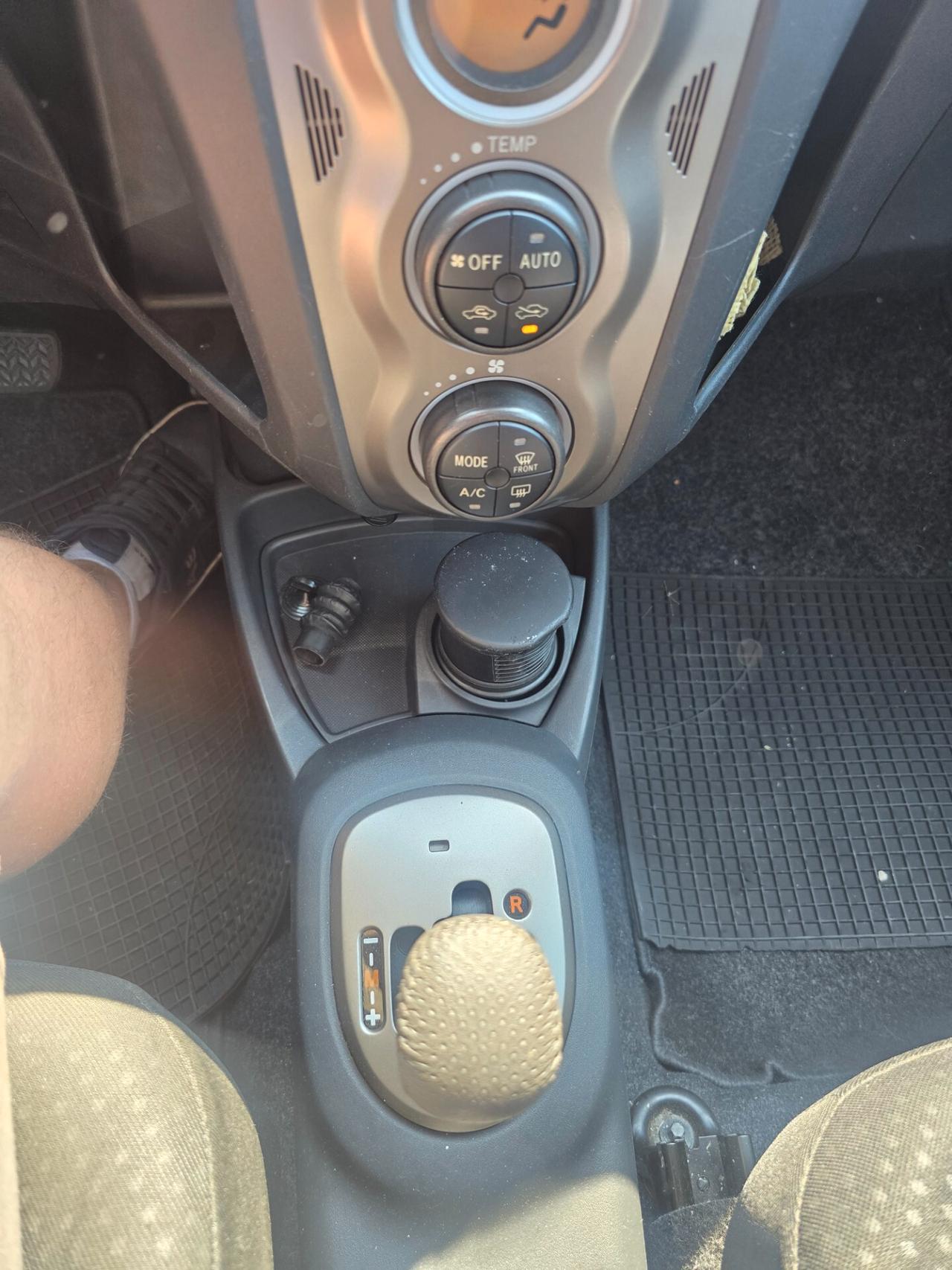 Toyota Yaris 1.3 5 porte M-MT Sol