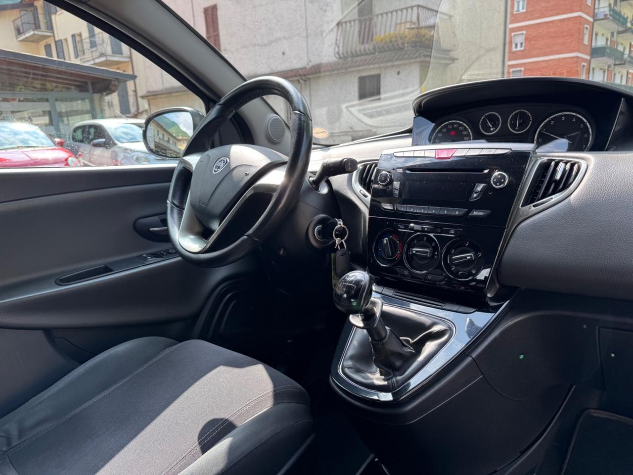 Lancia Ypsilon 1.2 69 CV 5 porte S&S Platinum