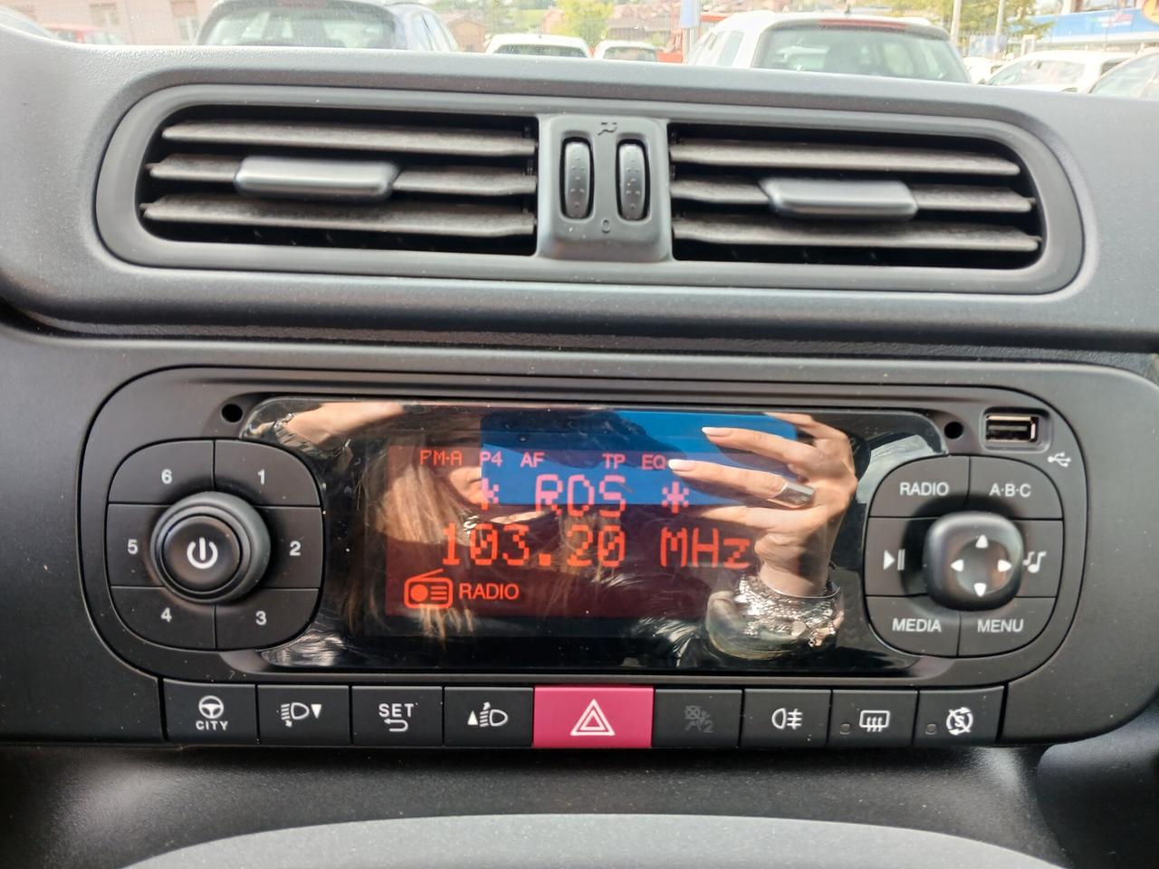 Fiat Panda 1.2 BENZINA 70CV 2019