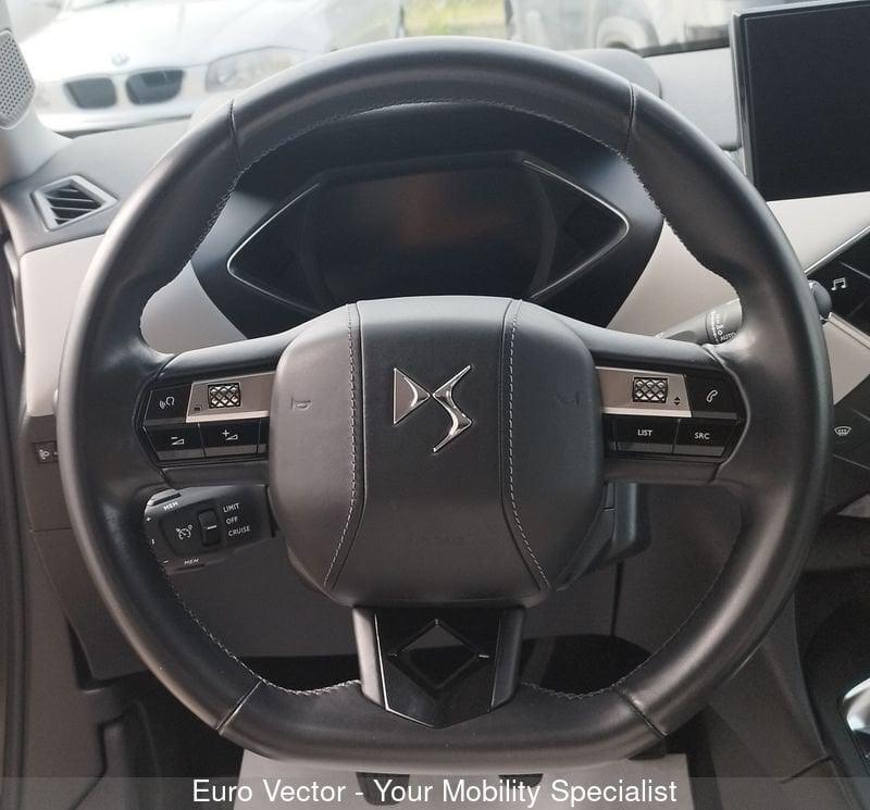 DS DS 3 Crossback BlueHDi 100 So Chic