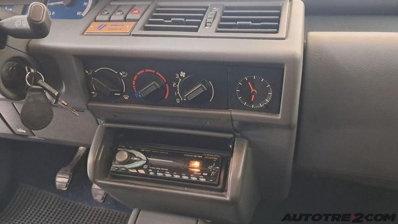 Renault Clio 2.0i 16V cat Williams