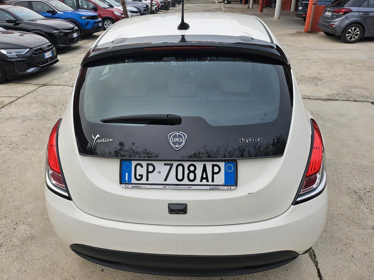 Lancia Ypsilon 1.0 FireFly 5 porte S&S Hybrid Silver