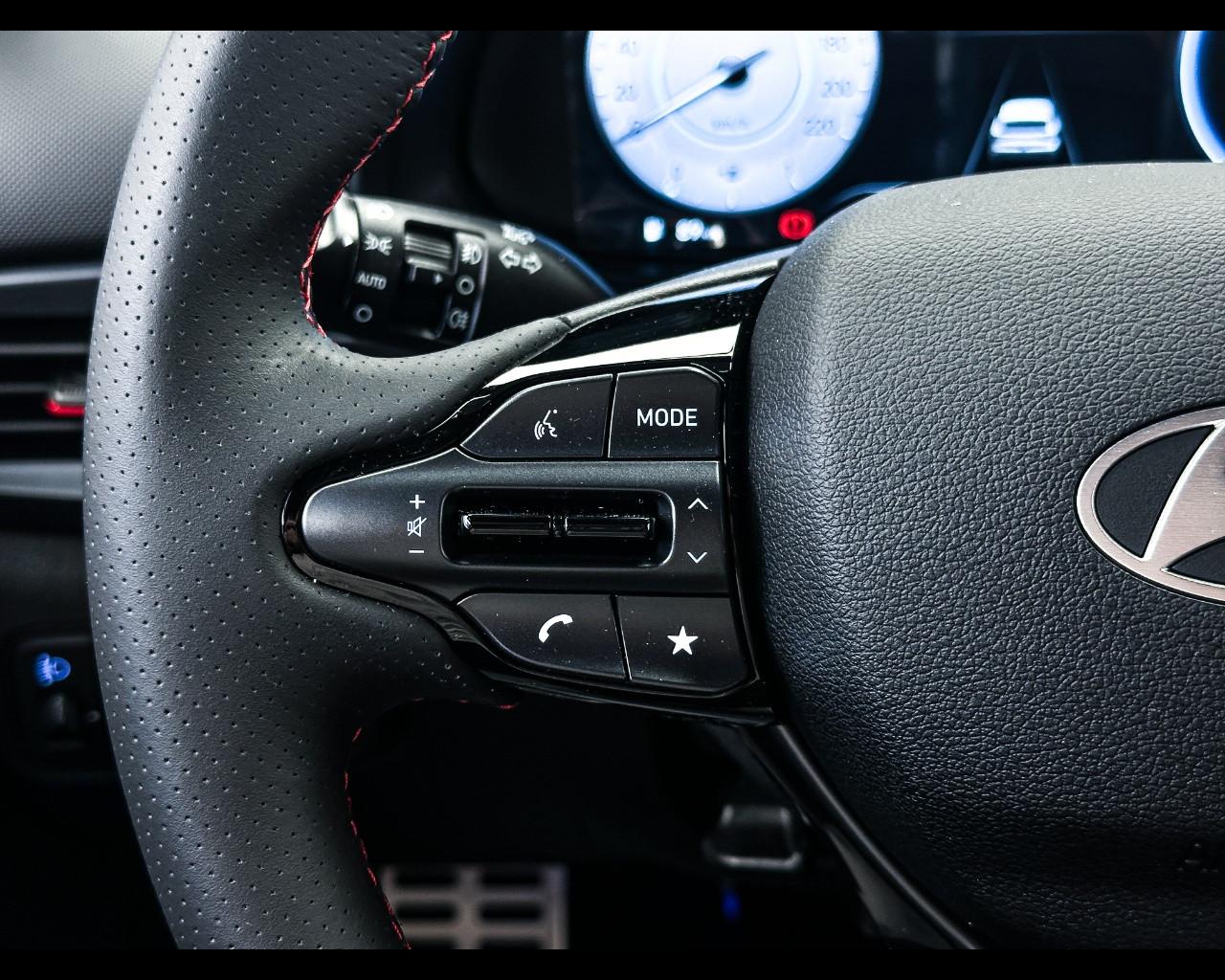HYUNDAI I20 PE MY25 1.0T MT NLINE CARBON