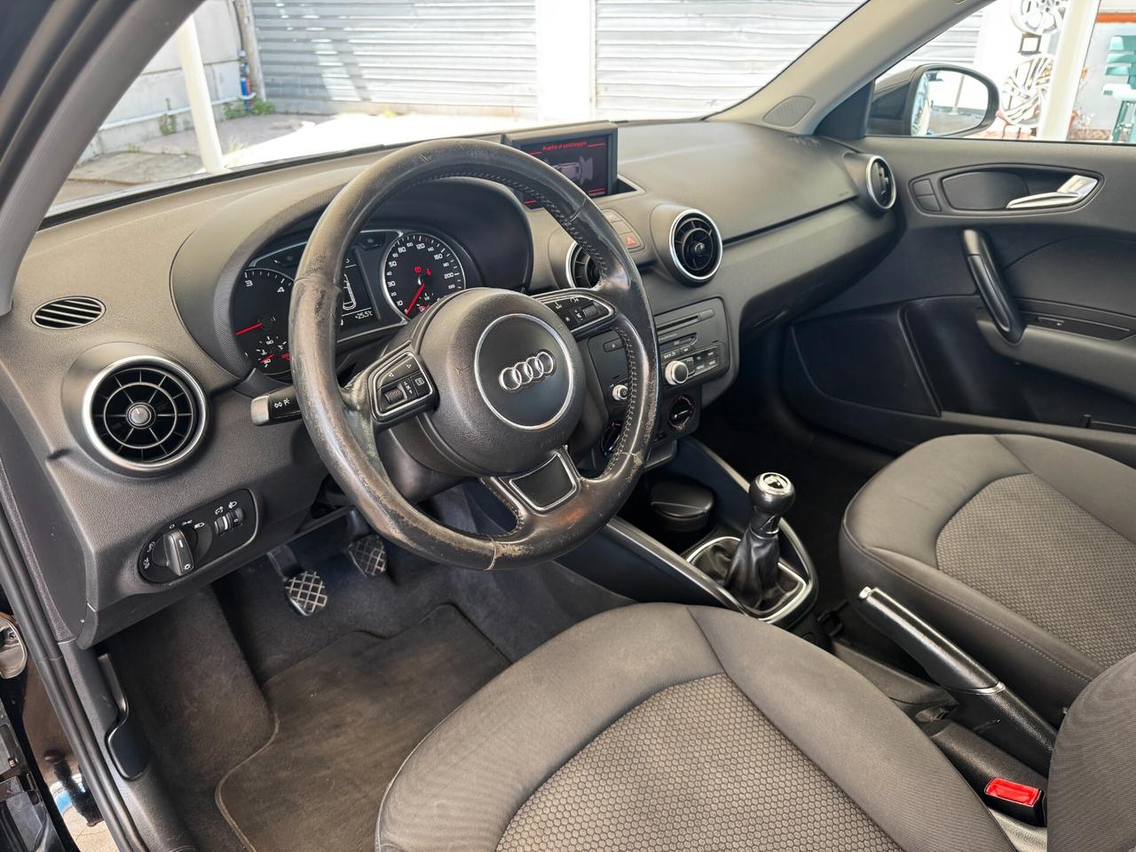 Audi A1 1.6 TDI Attraction 90 cv - 2012