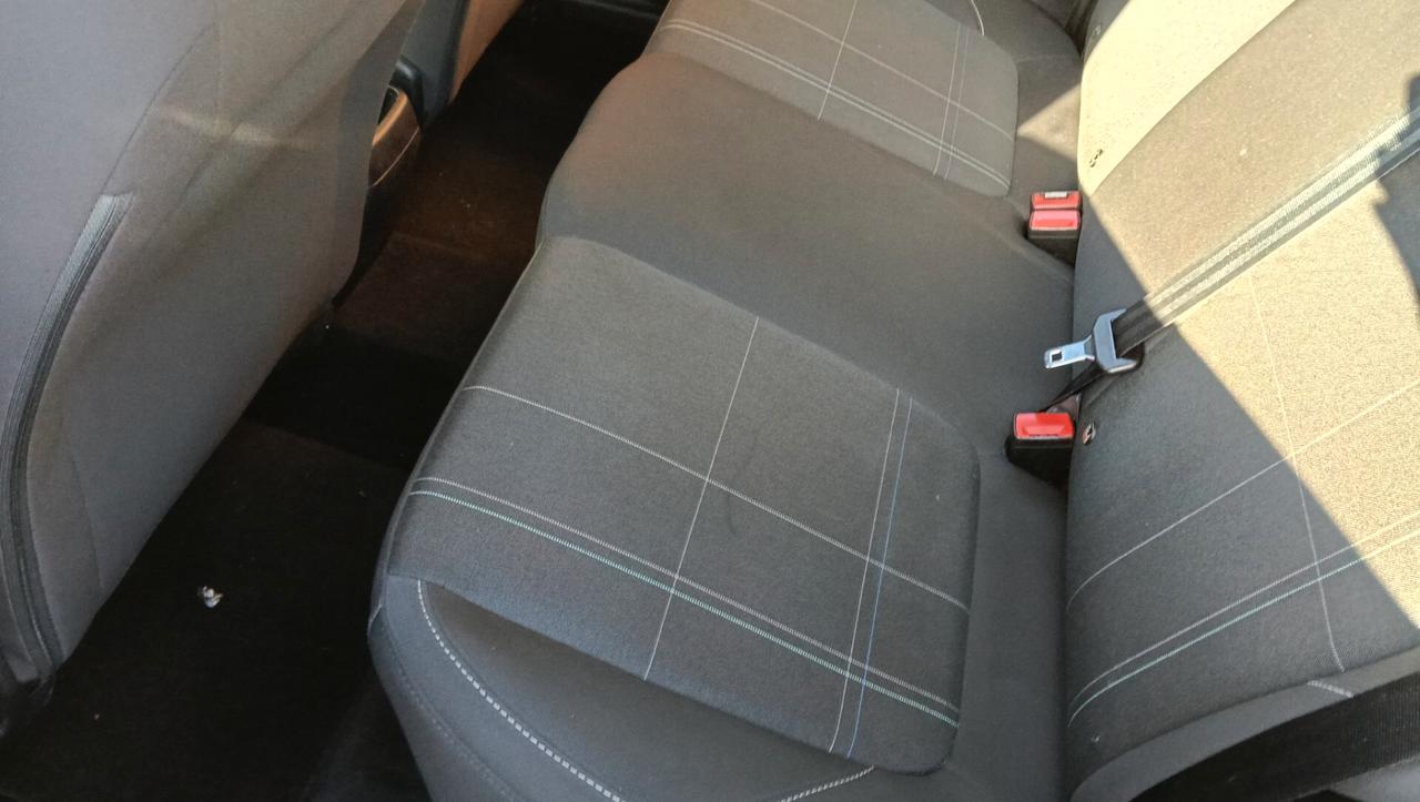 FORD FIESTA 1.1 B/GPL-GANCIO TRAINO