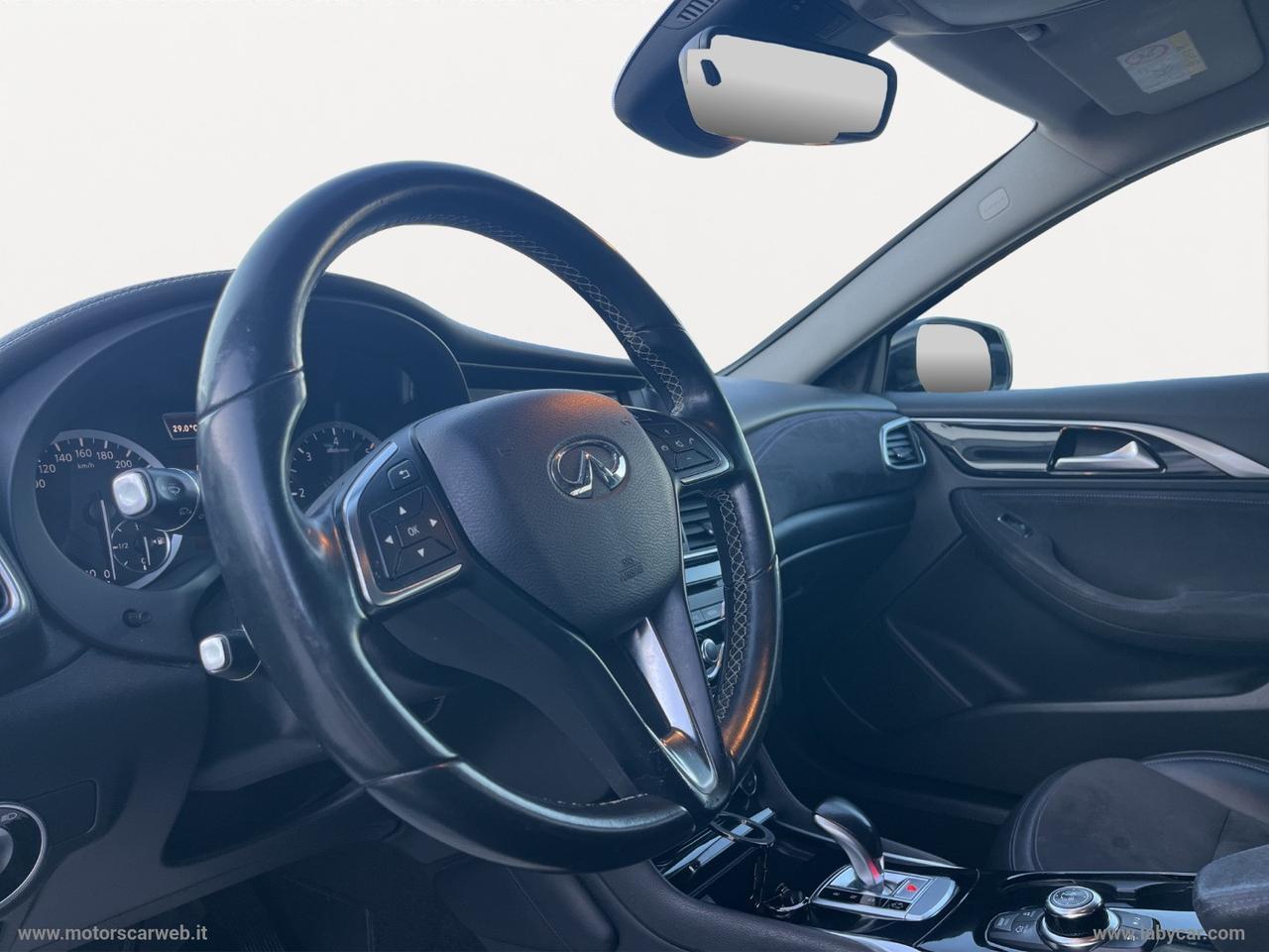 INFINITI Q30 1.5d DCT Premium