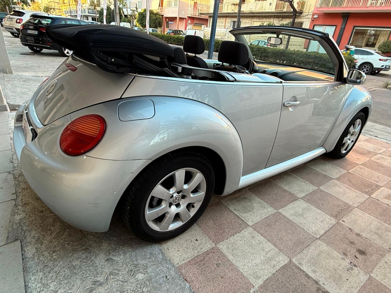 Volkswagen New Beetle 1.6 102CV Cabrio