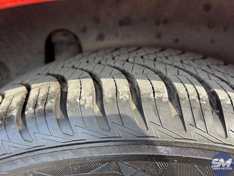 Peugeot 208 1.6 BlueHDi 75cv Allure